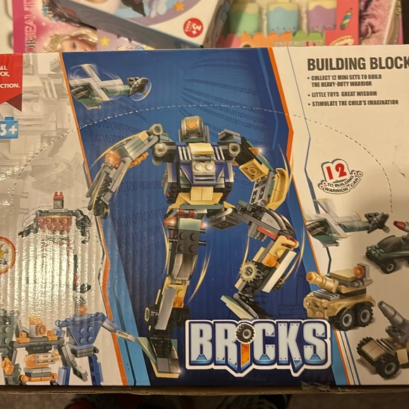 Bricks bulid a warrior car 5 for 10 - Picture 1 of 2